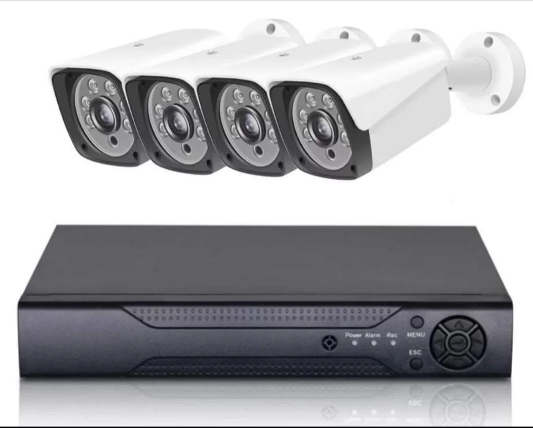 Set 4 kamere za video nadzor AHD 5mpx Set 4 kamere za video nadzor AHD 5mpx